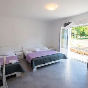https://rujno-apartments.hotelinzadar.com